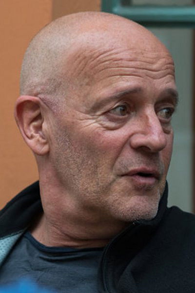 et billede af Sebastian Öberg