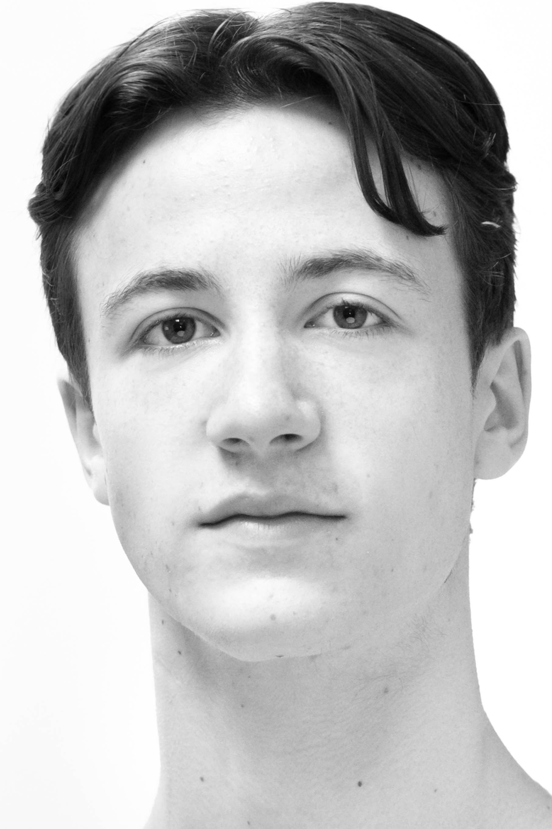 et billede af Joel Calstar-Fisher