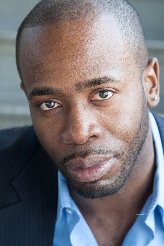 et billede af Stephen Conrad Moore