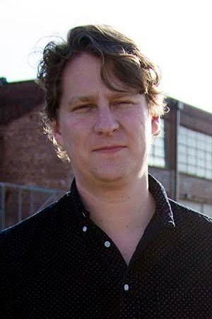 et billede af Russell Leetch