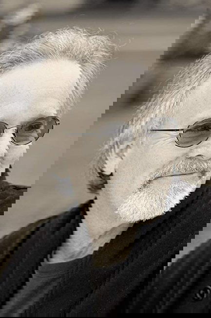 et billede af James Kahn