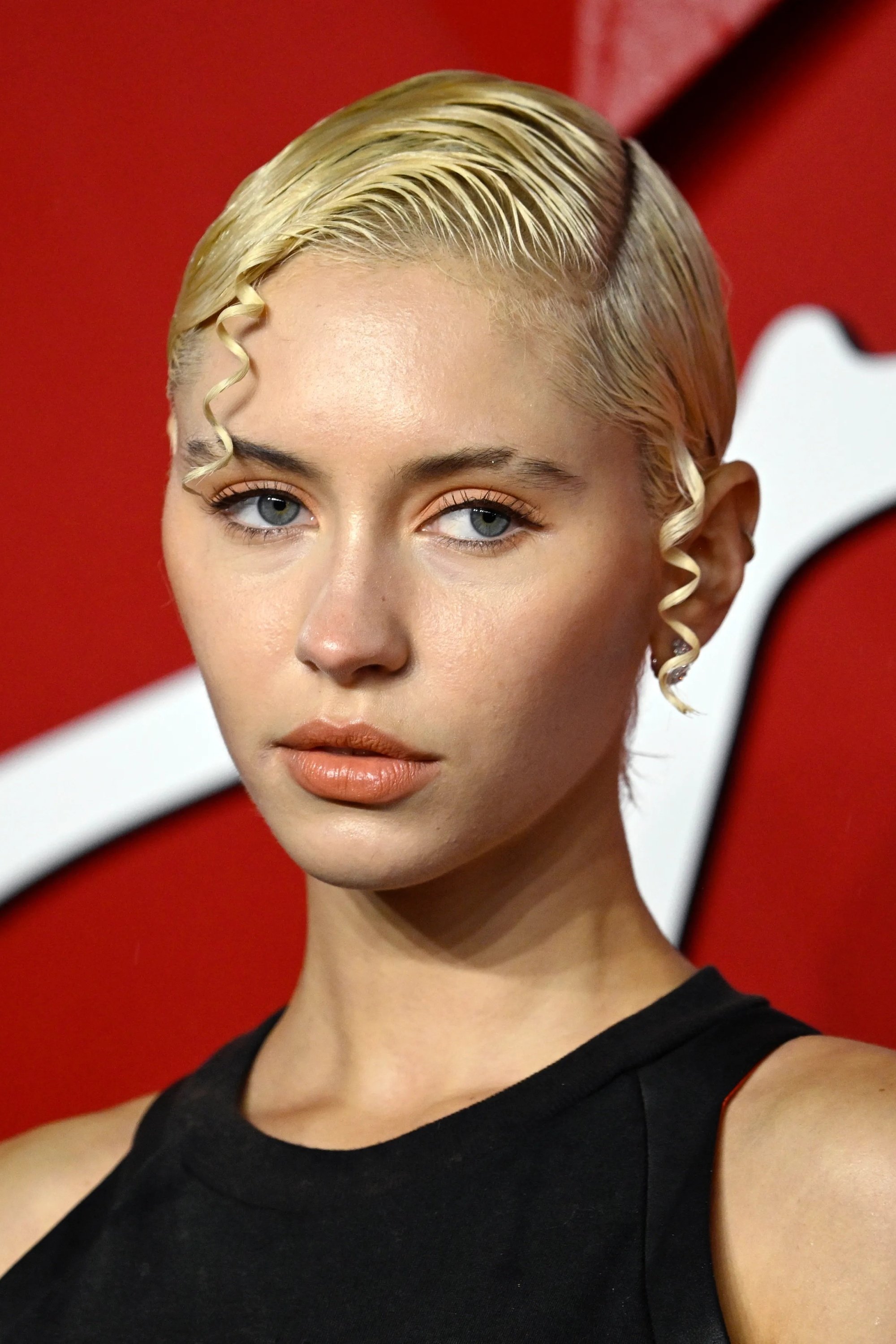 et billede af Iris Law