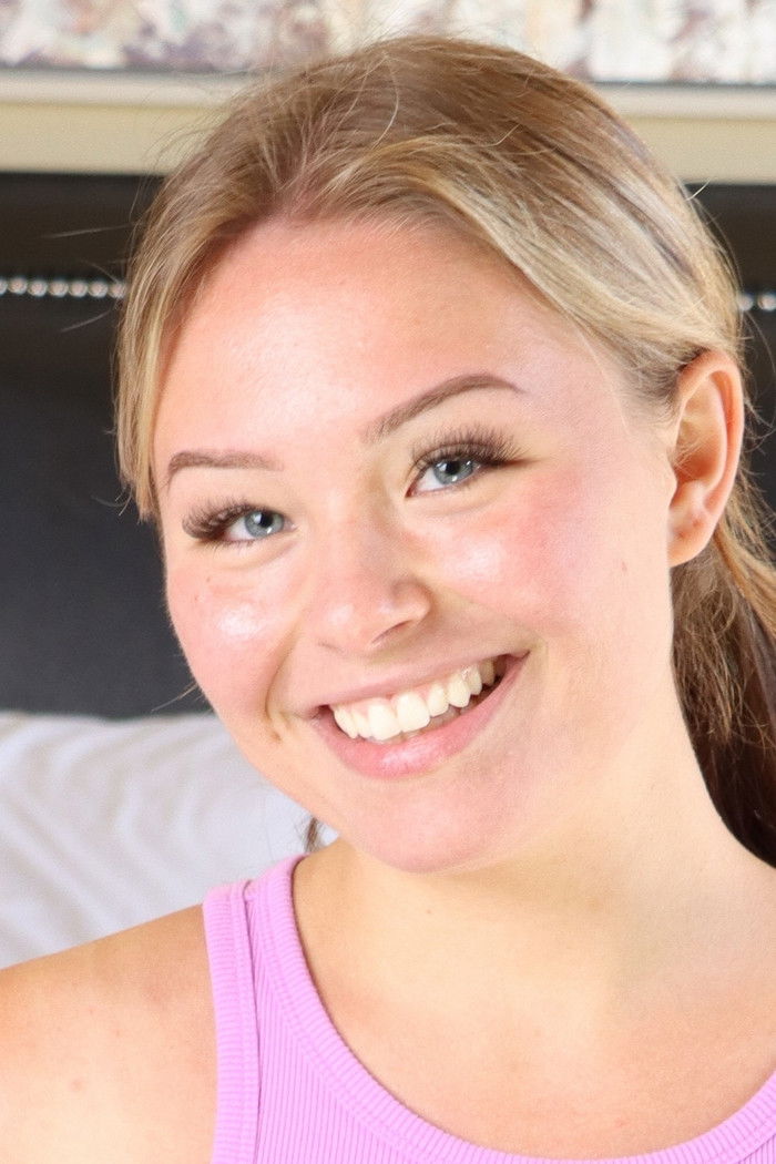 et billede af Claire Collins