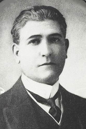 et billede af Donald Hall