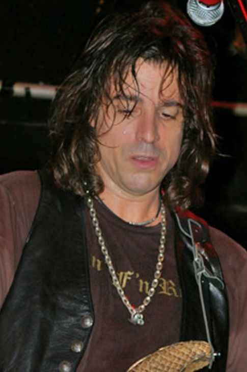 et billede af Warren DeMartini