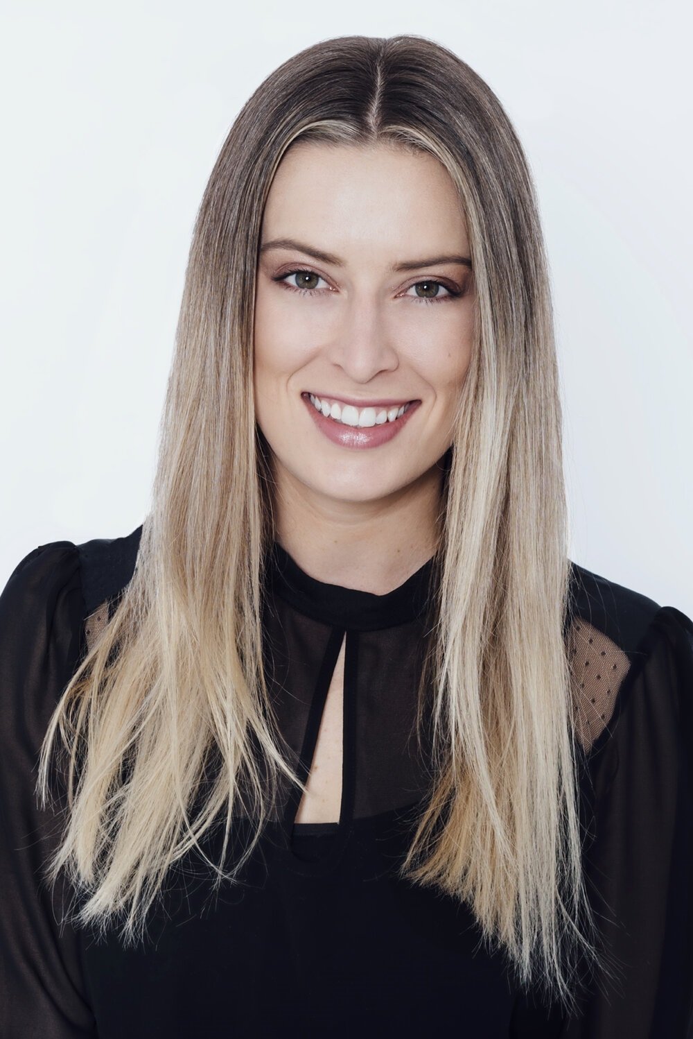 Holly Phillips's picture in the cast