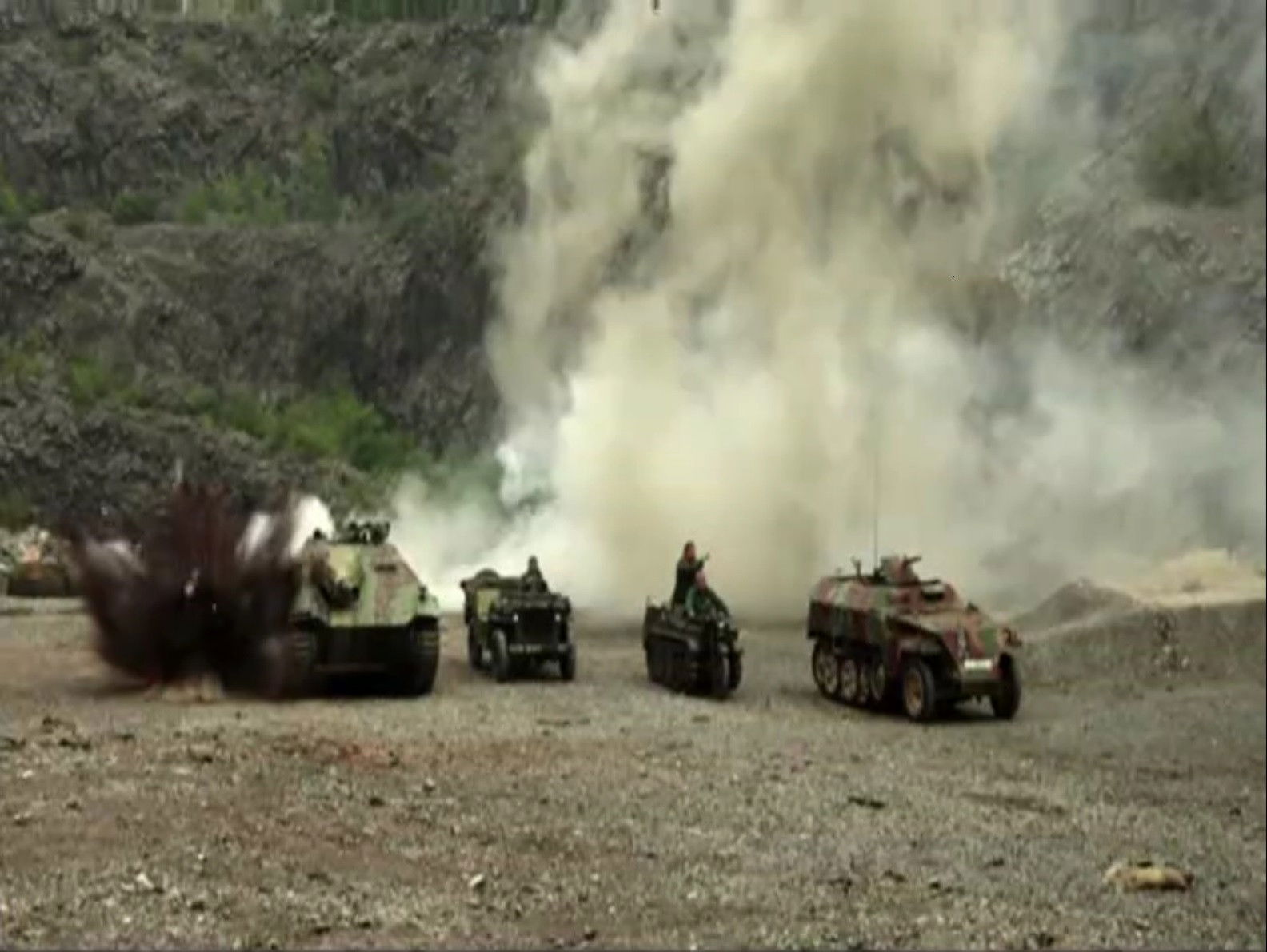 Combat Dealers S01E03 backdrop