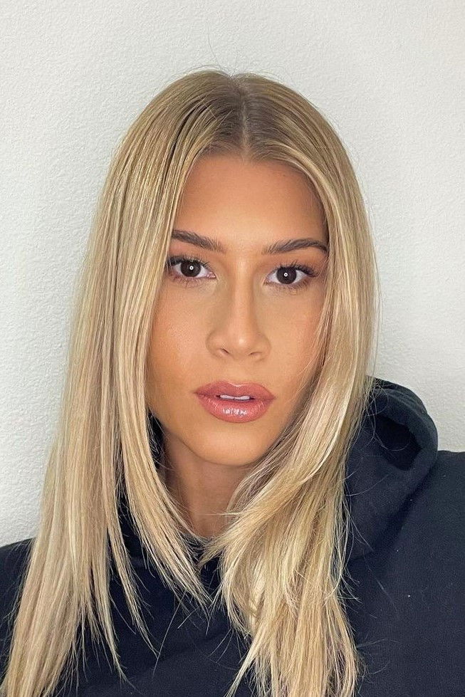 et billede af Alexandra Nair