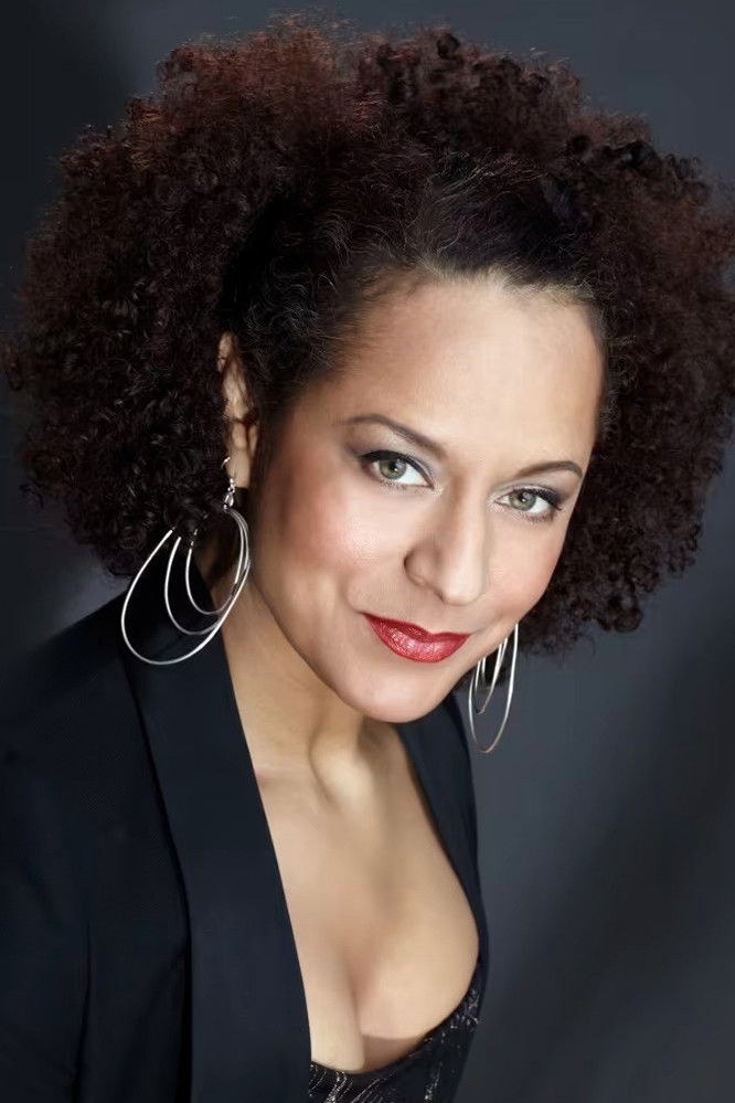 et billede af Sharon Dyall