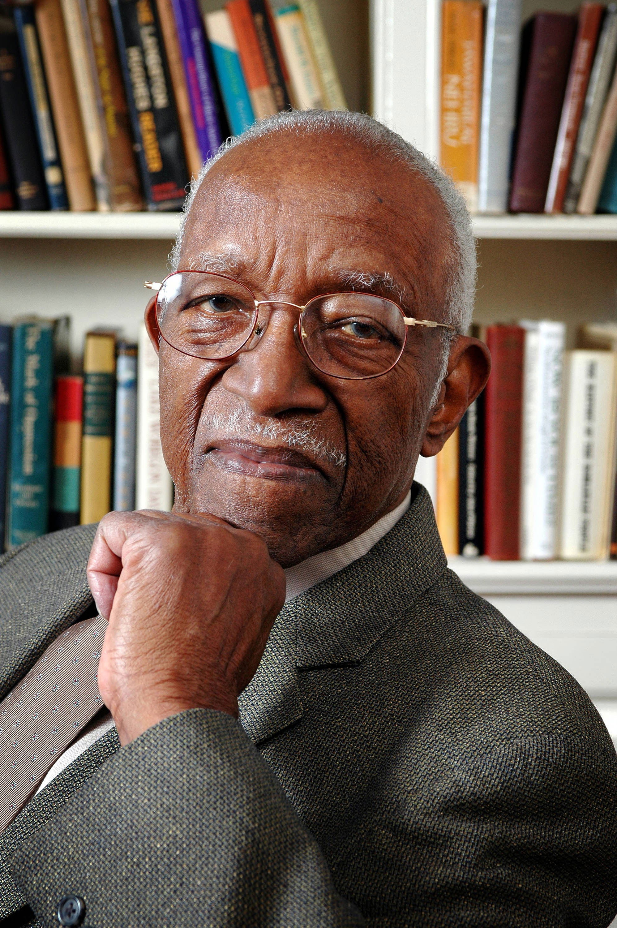 et billede af John Hope Franklin