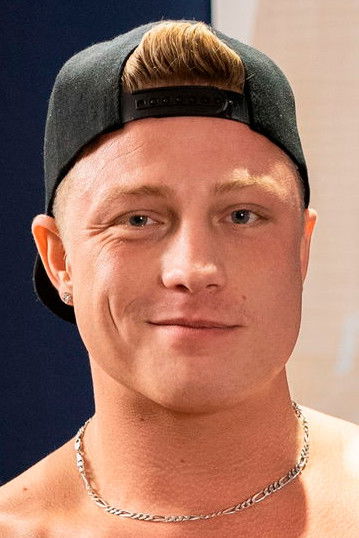 et billede af Logan Aarons