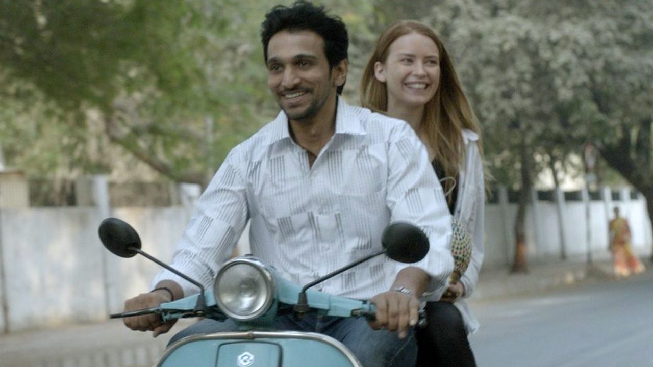 Wrong Side Raju (2016)