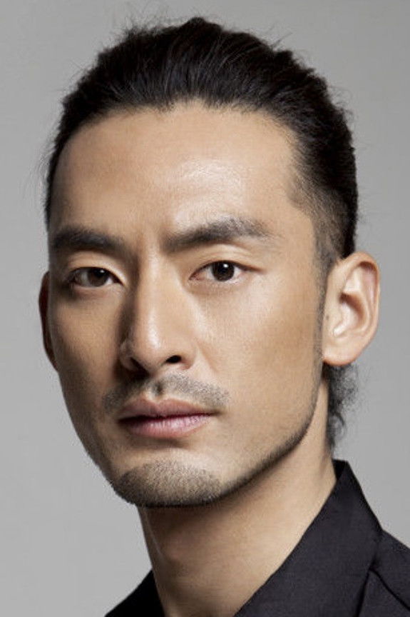 et billede af Lou Qi