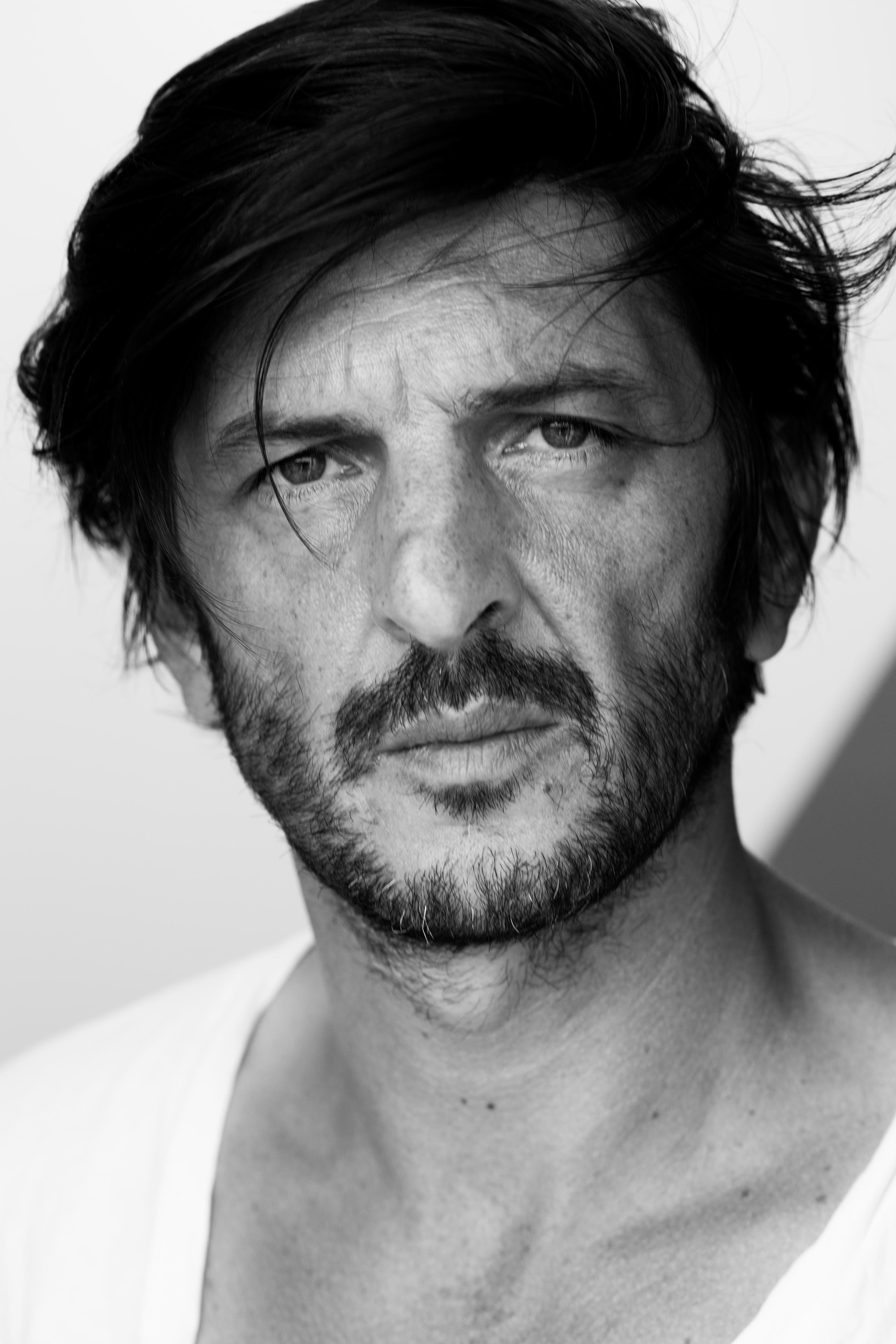 et billede af Raphael Roger Levy