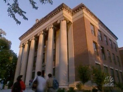 Tommy Lee Goes to College