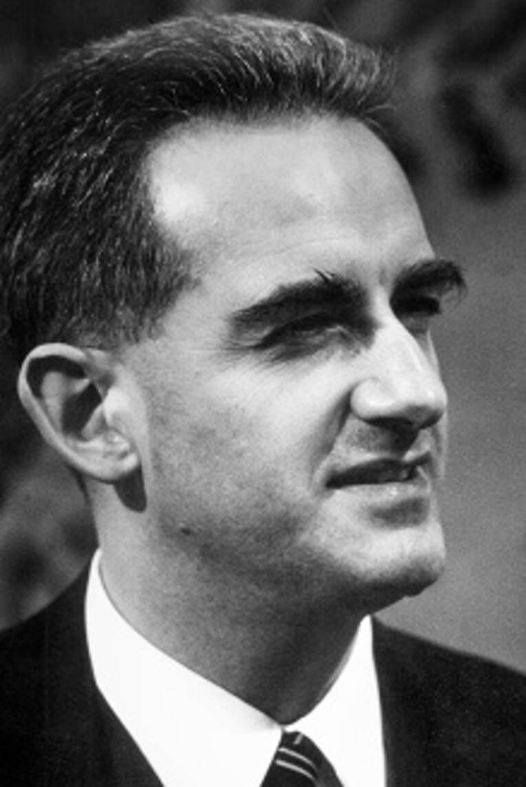 et billede af Alain Peyrefitte