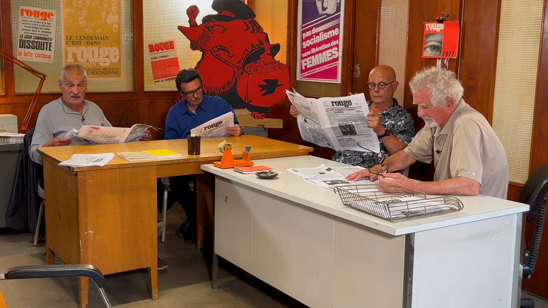 Rouge, la couleur qui annonce le journal ()