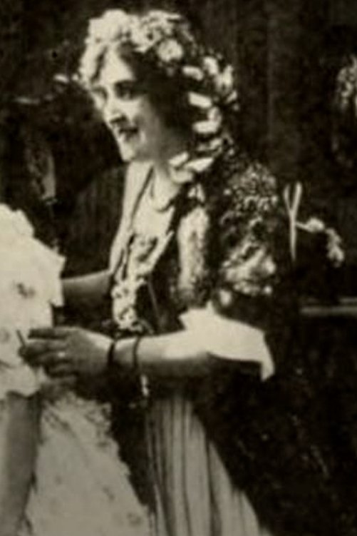 et billede af Jean Hathaway