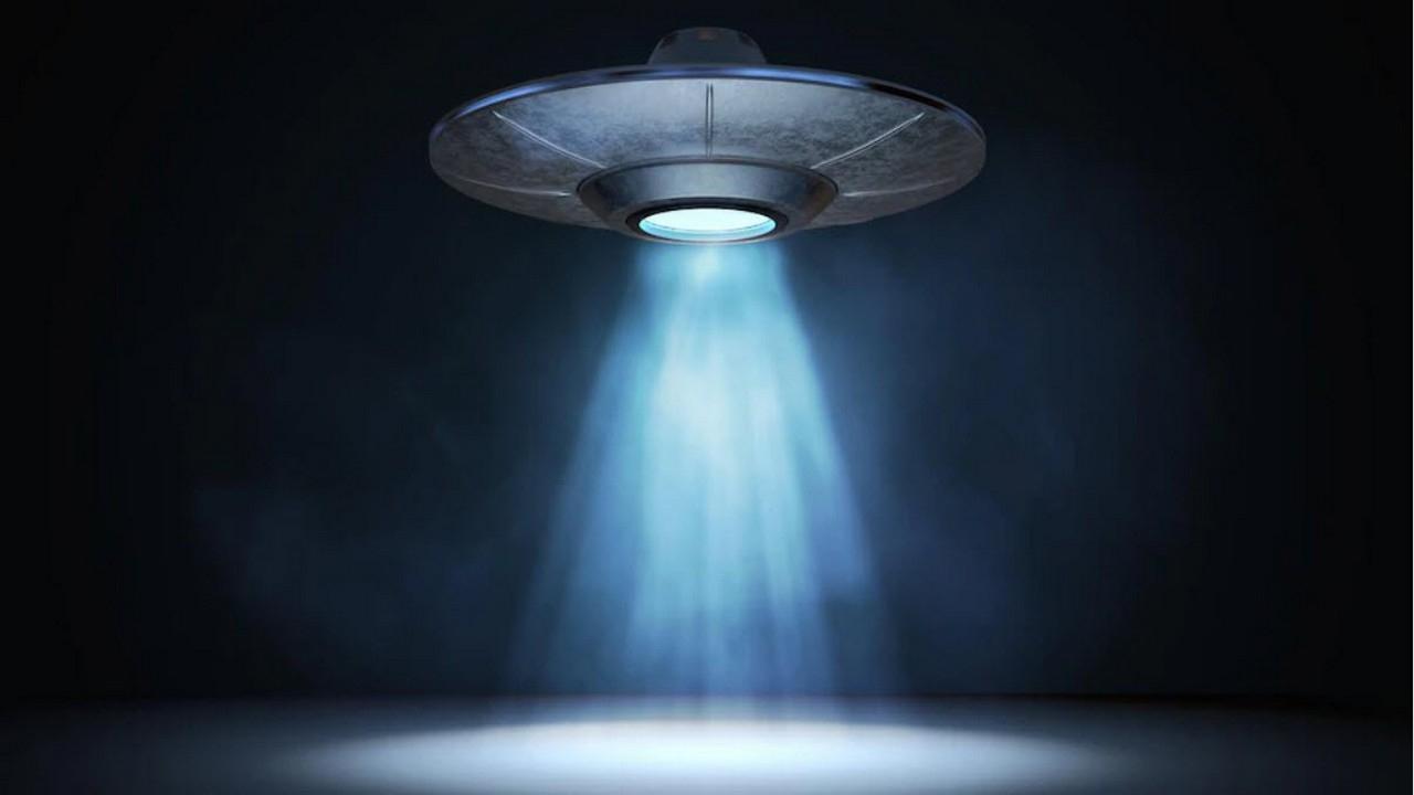 Encounter: UFO backdrop