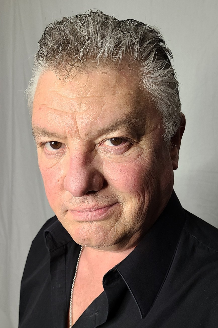 et billede af Michael Mili