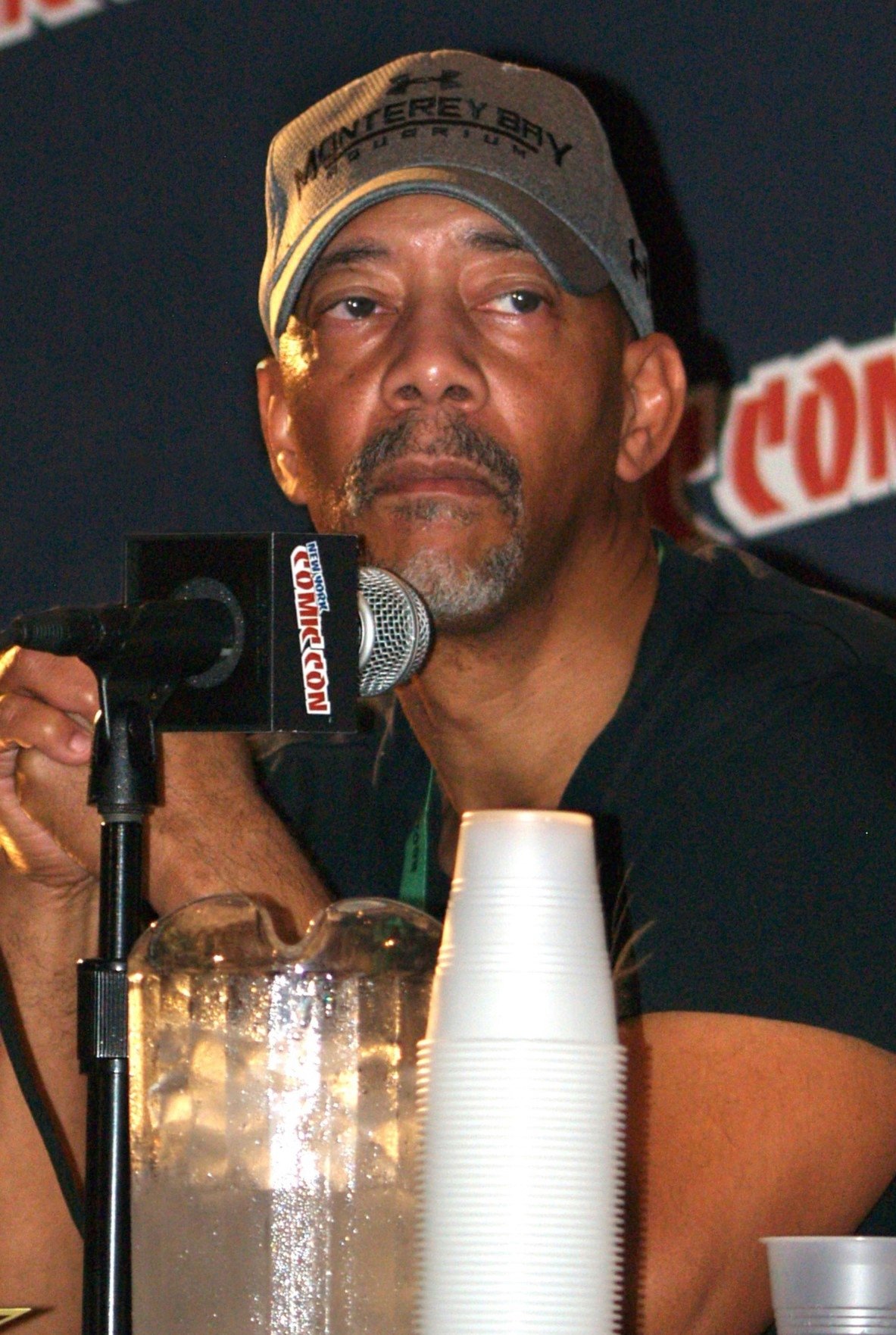 et billede af Denys Cowan