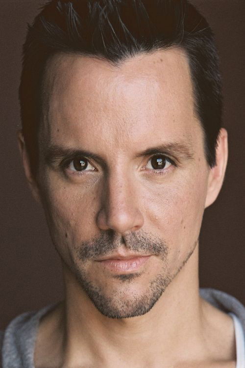 et billede af Enrique Sapene