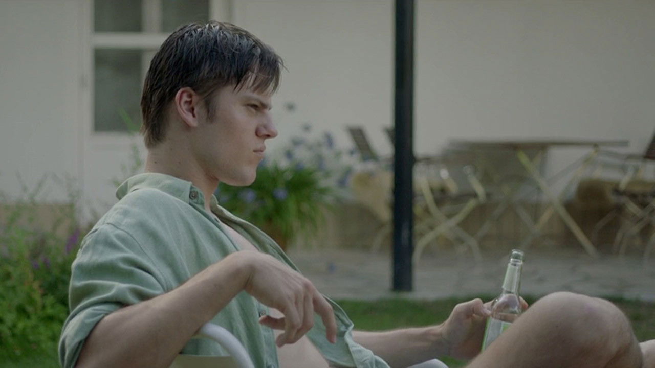 Media Ein Fisch, der auf dem Rücken Schwimmt (Film, 2020)