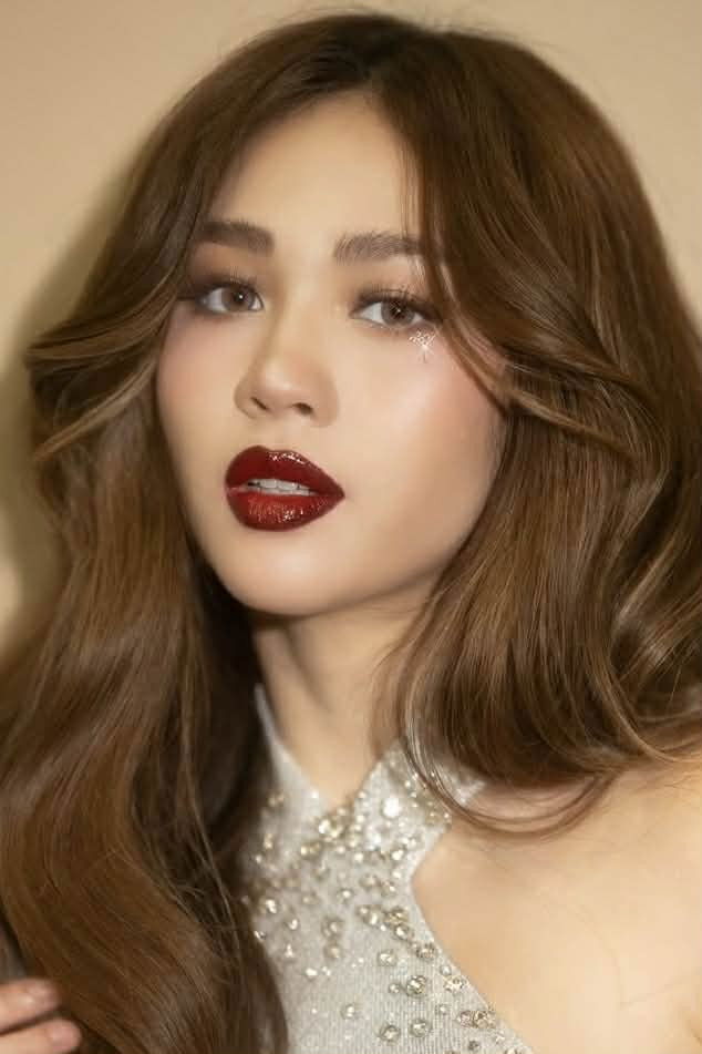 et billede af Janella Salvador