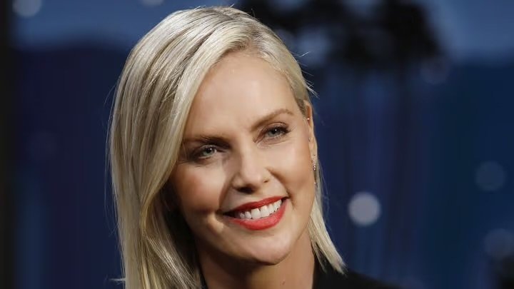 Jimmy Kimmel Live! - Season 20 Episode 8 : Charlize Theron, Elvis Costello, Juanes