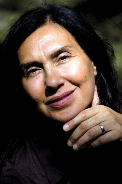 et billede af Mina Azarian