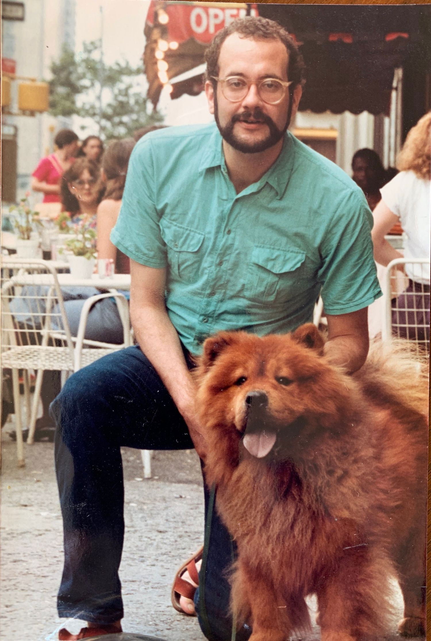 et billede af John-Michael Tebelak