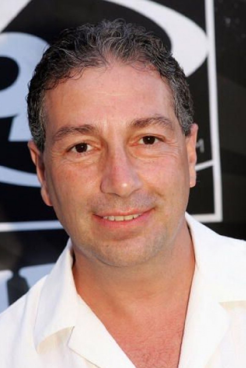 et billede af Vincent James Desiderio Jr.