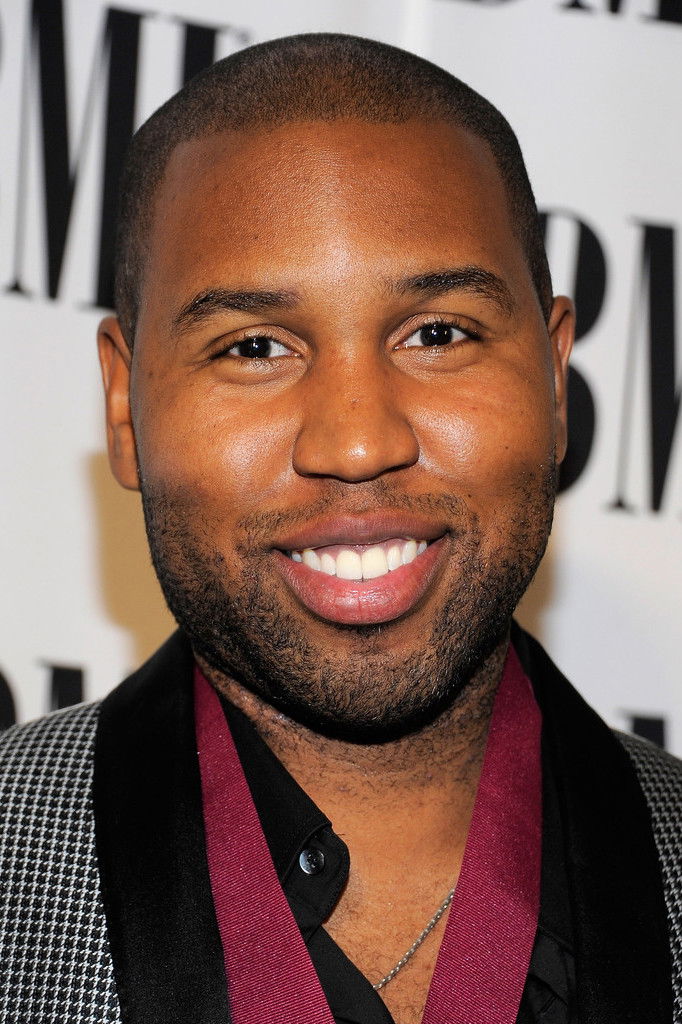 et billede af Claude Kelly