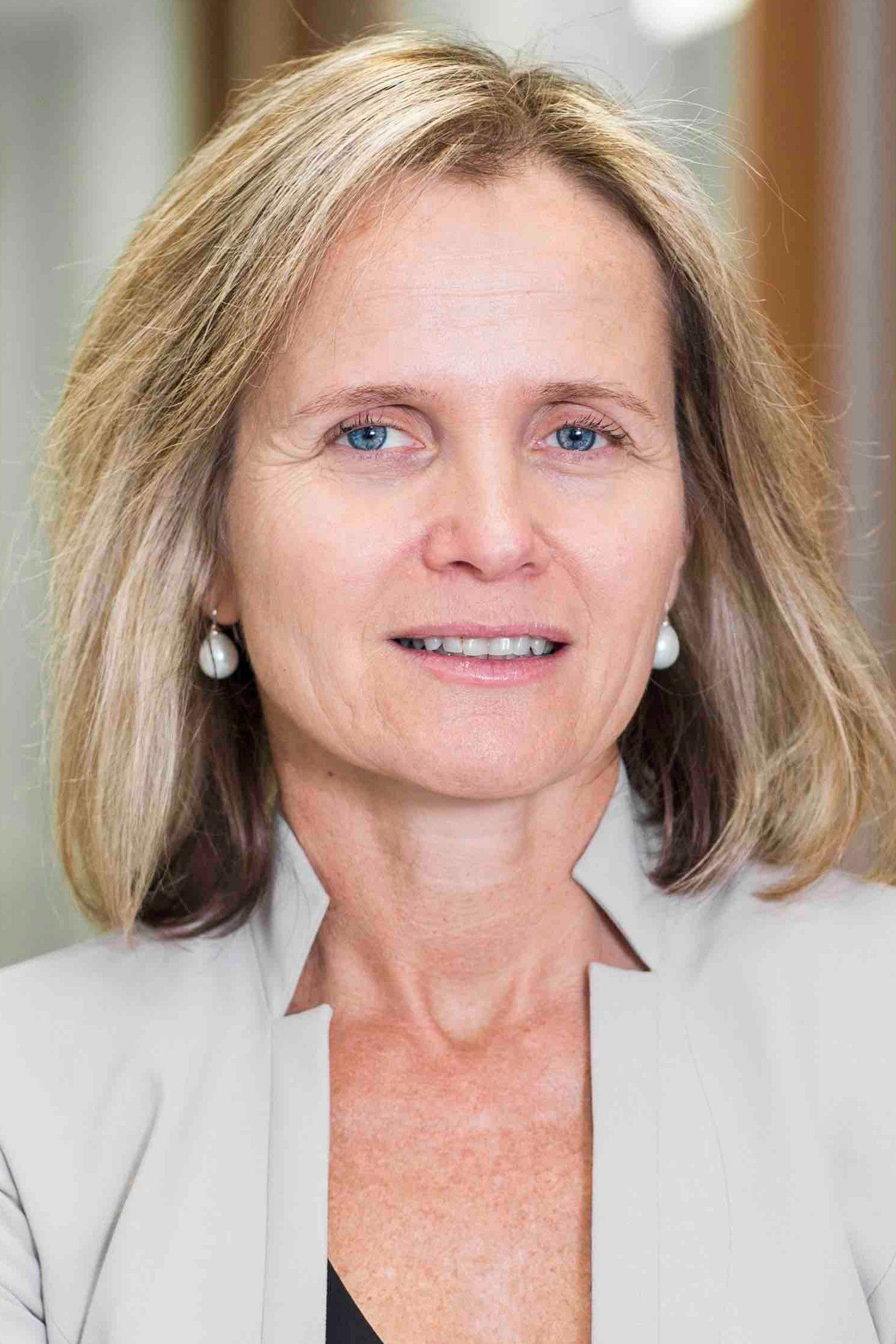 et billede af Sharon Lewin