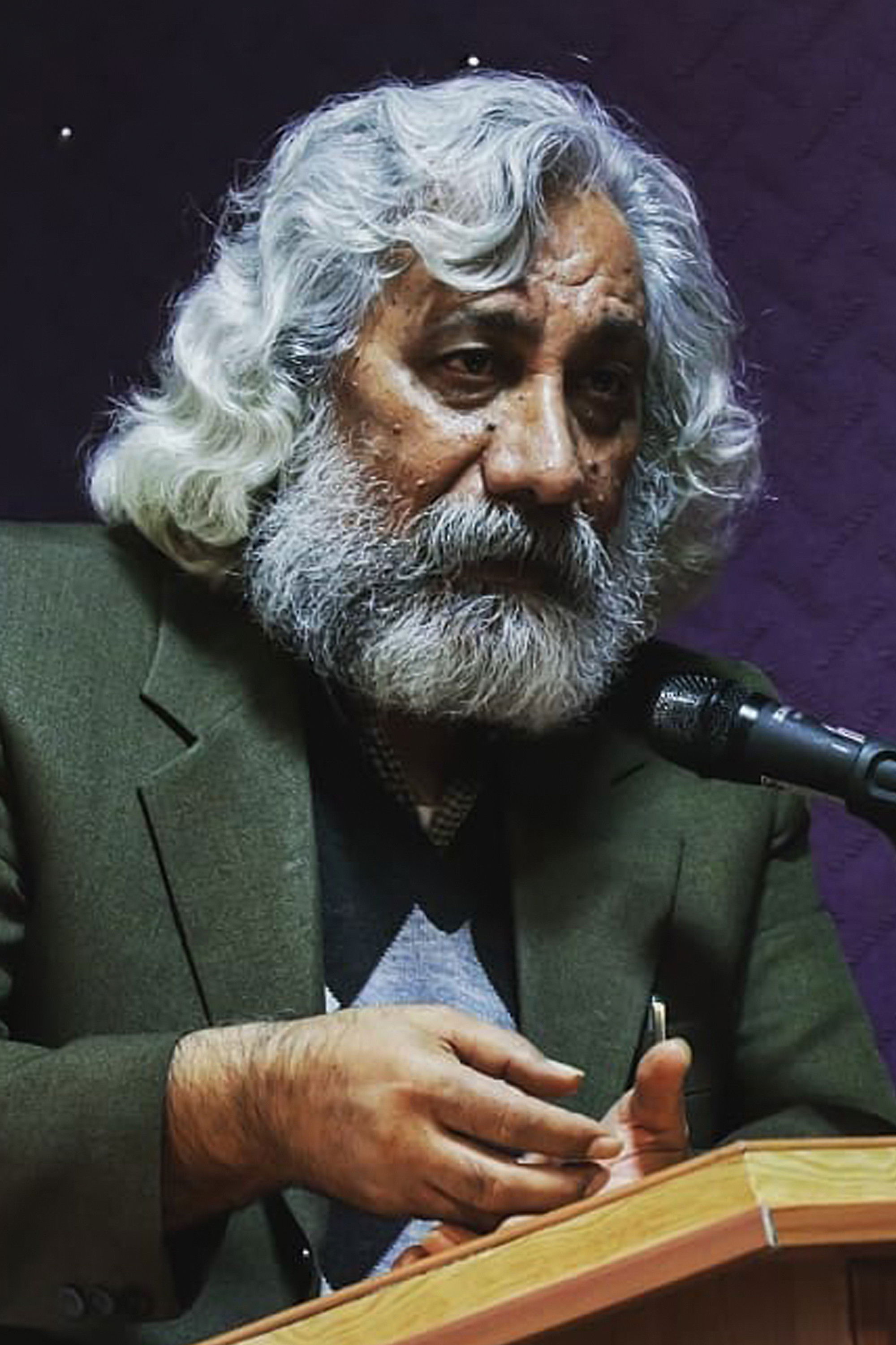 et billede af Ezatollah Jamei Nodooshan