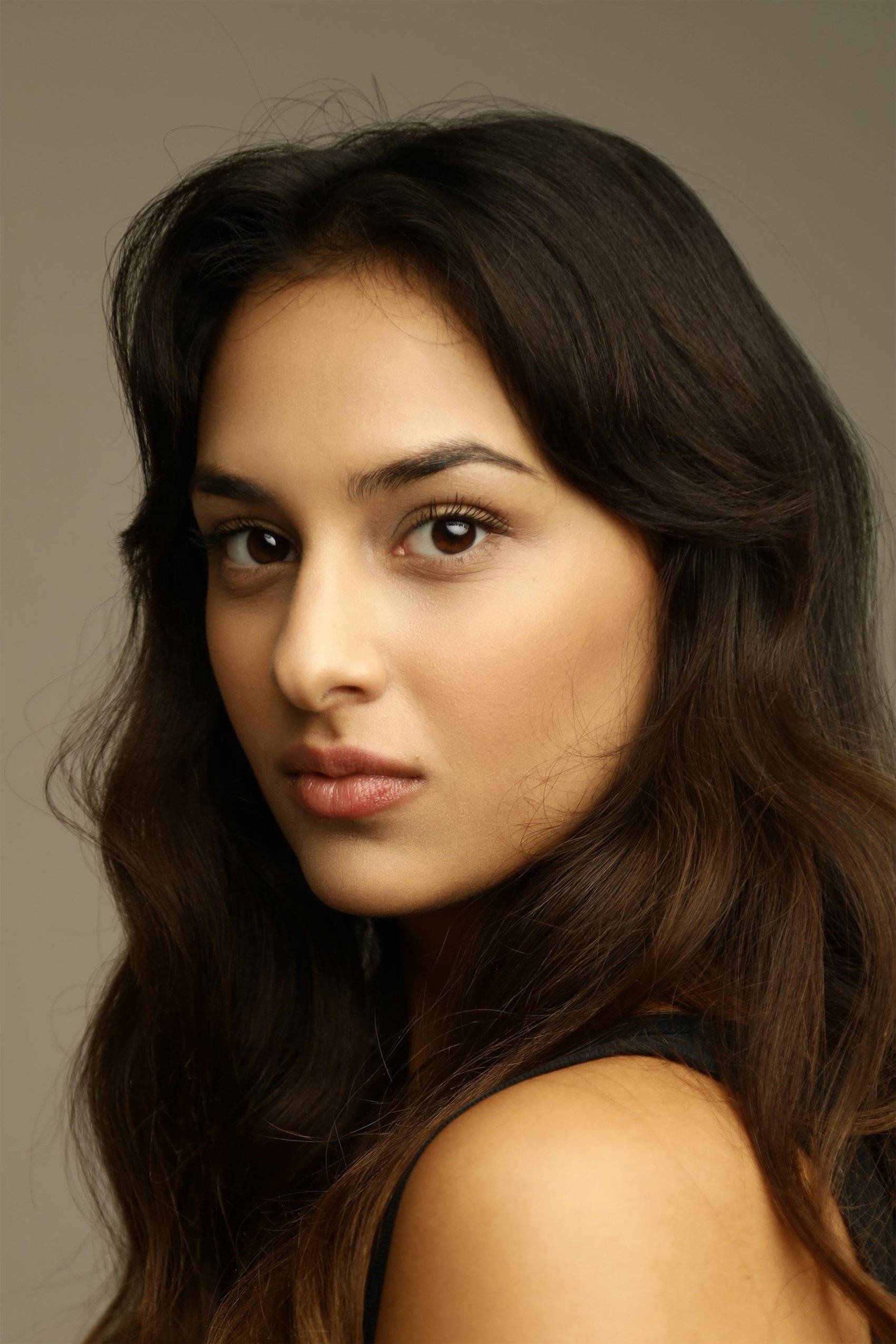 Ava Nikodell's picture in the cast