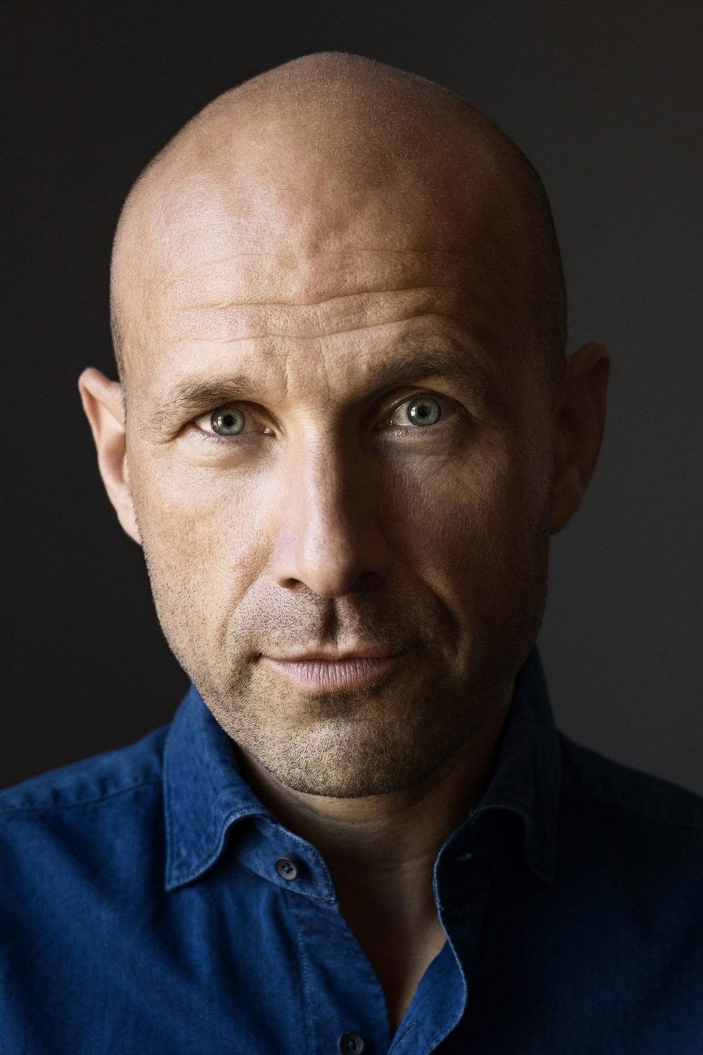 et billede af Adam Holm