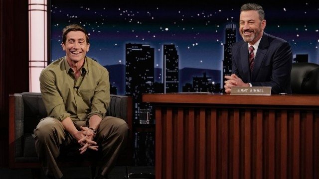 Jimmy Kimmel Live! - Season 21 Episode 99 : Jake Gyllenhaal, Whitney Cummings, boygenius