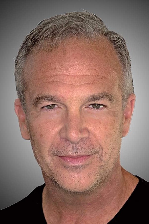 et billede af Troy Dillinger