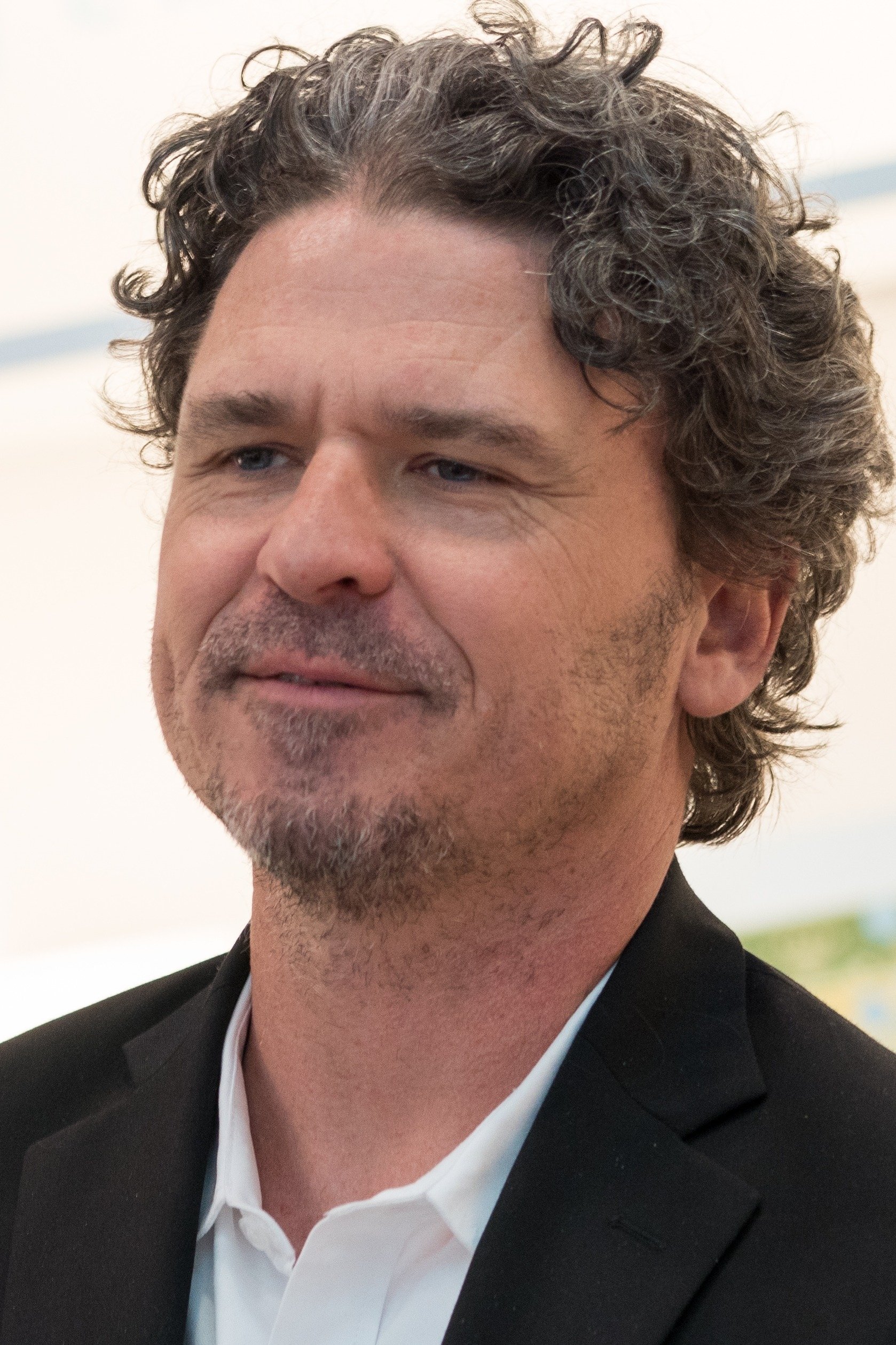 et billede af Dave Eggers