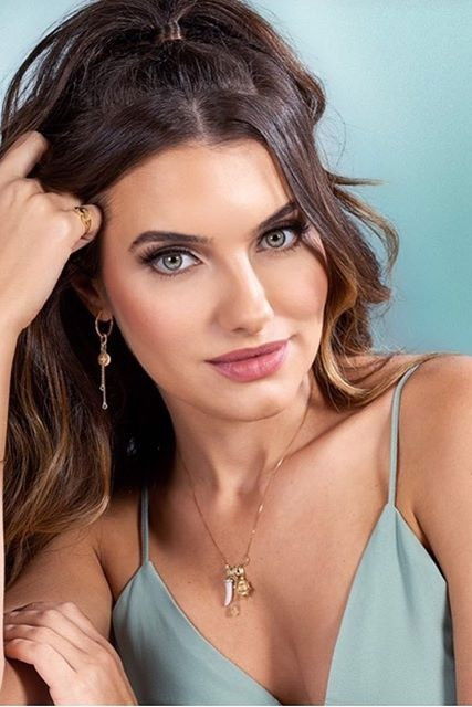 et billede af Priscila Buiar