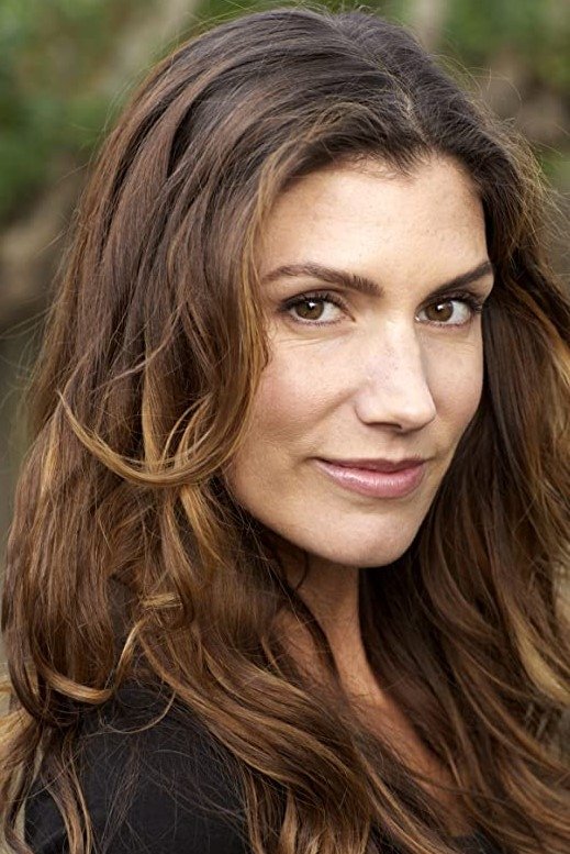 et billede af Hollie Stenson