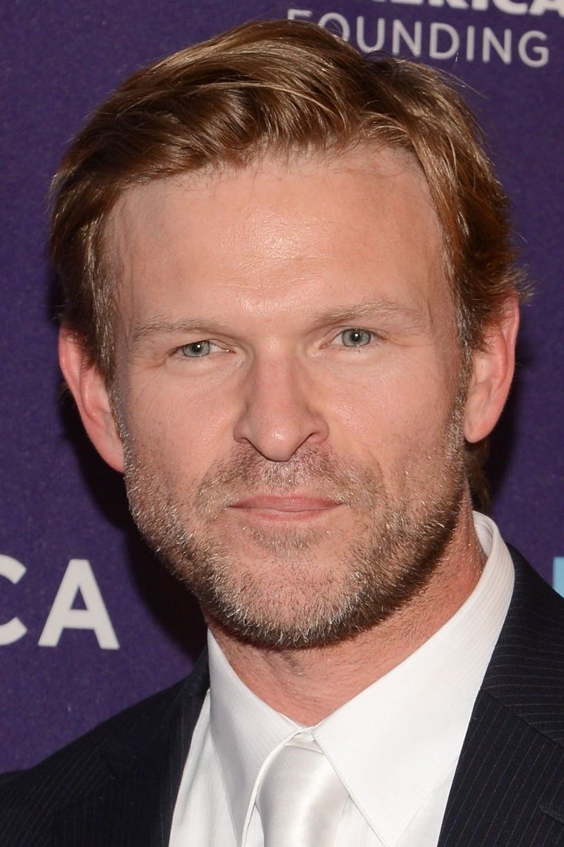 et billede af Josh C. Waller