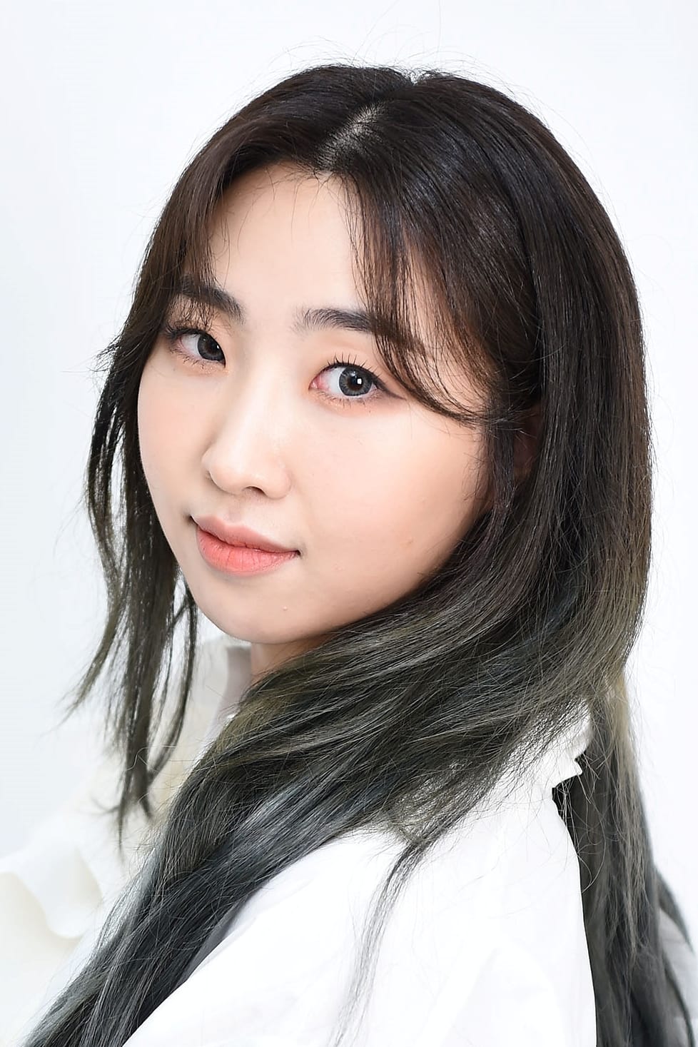Gong Min-ji's picture in the cast