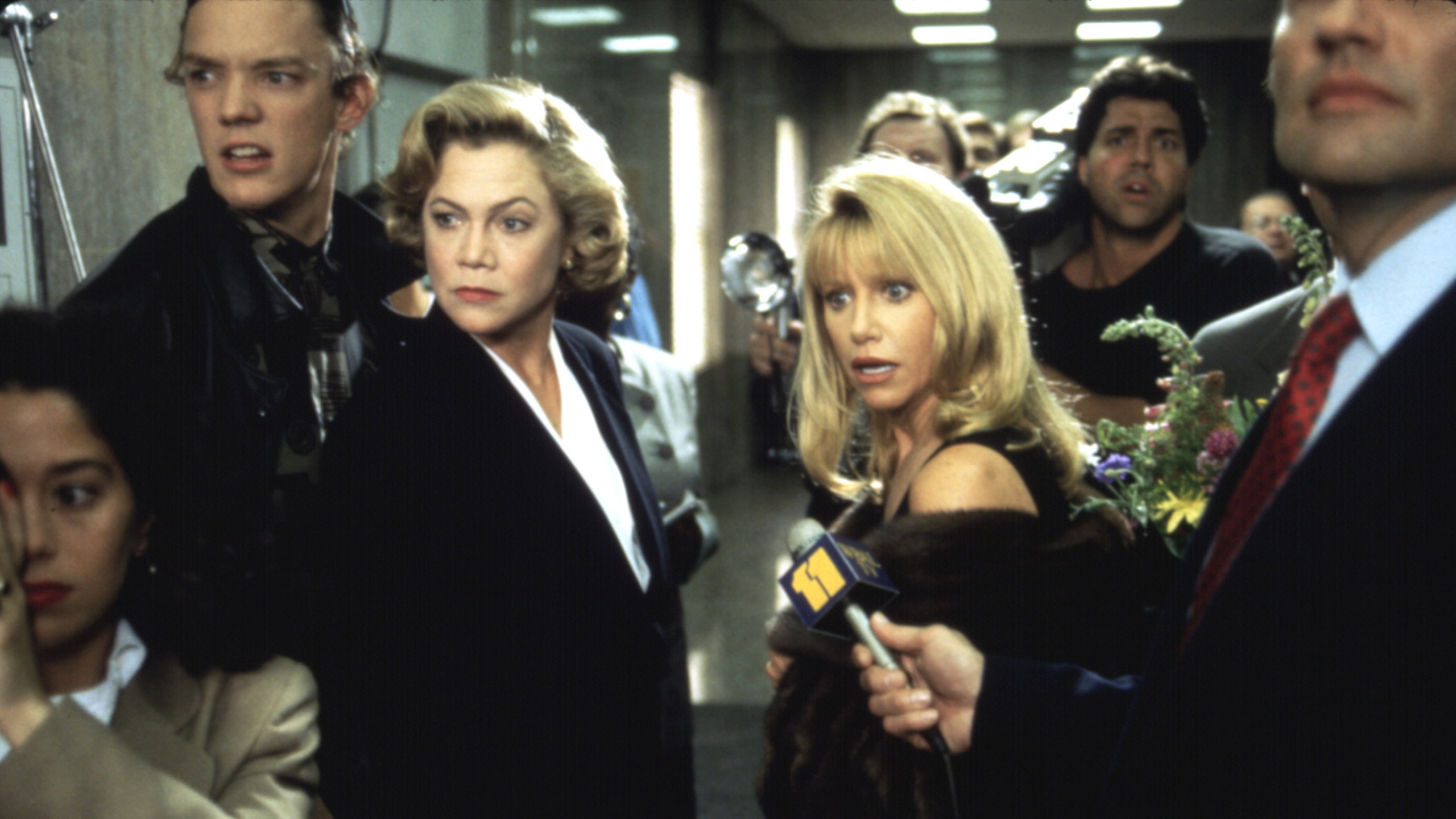 Serial Mom (1994) — still 3