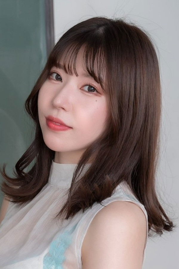 et billede af Ayase Maina