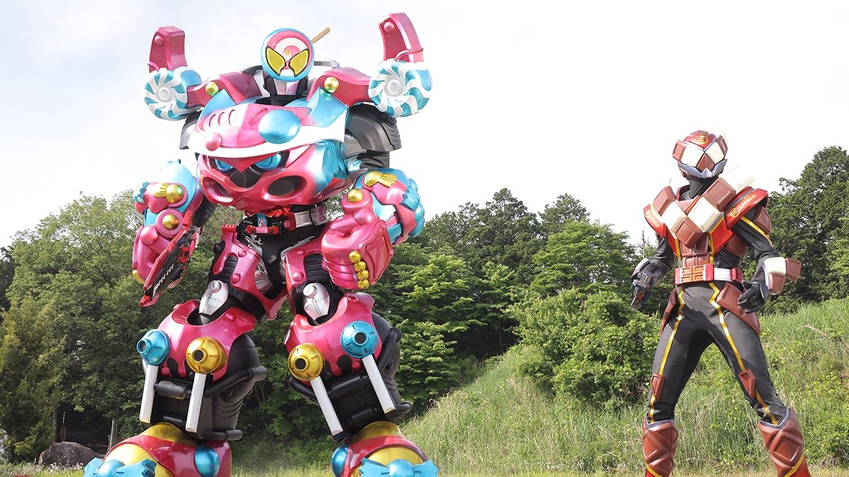 An Extra Large Serving! Candy Artillery!