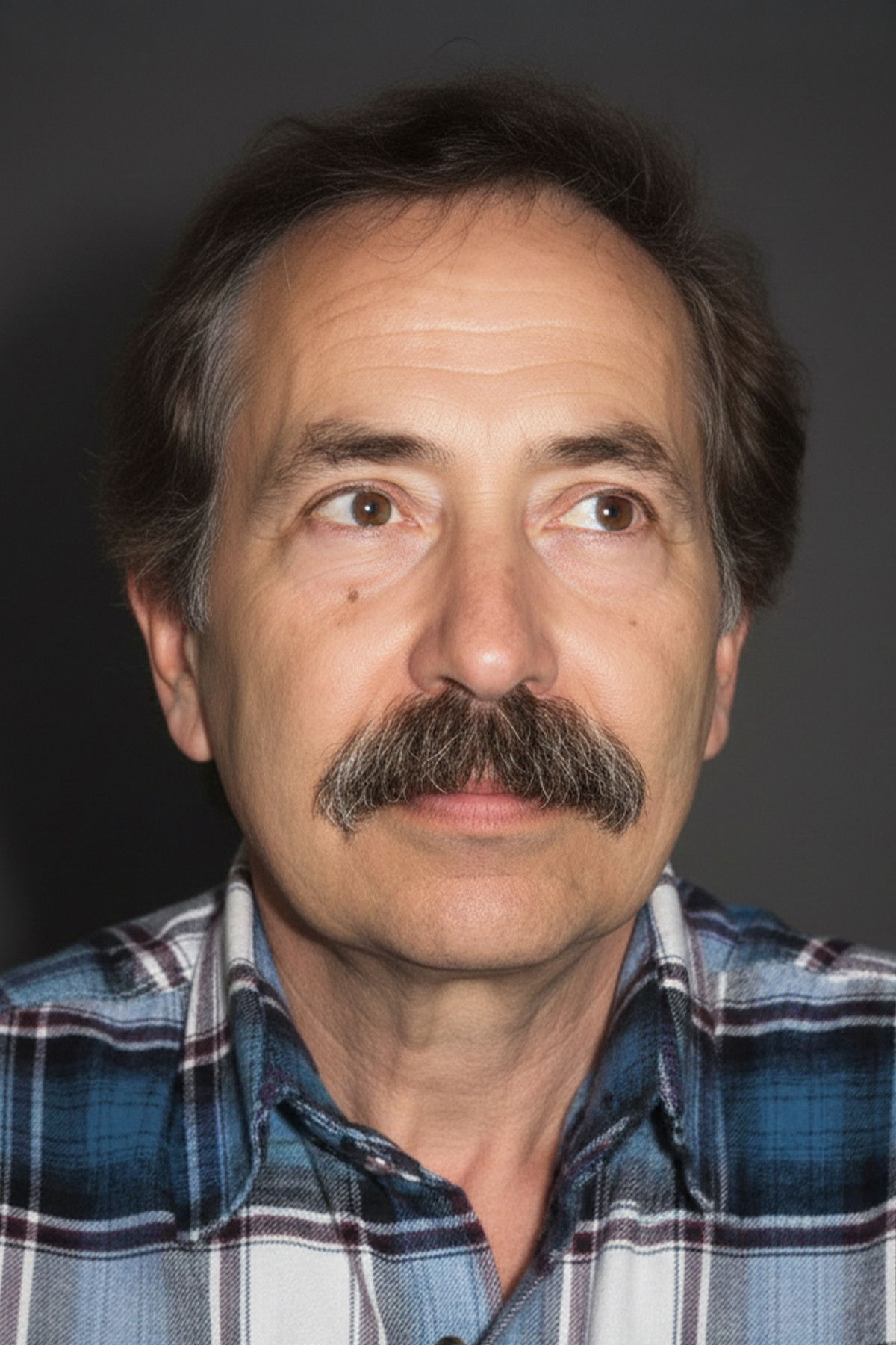 et billede af Zülfükar Öner