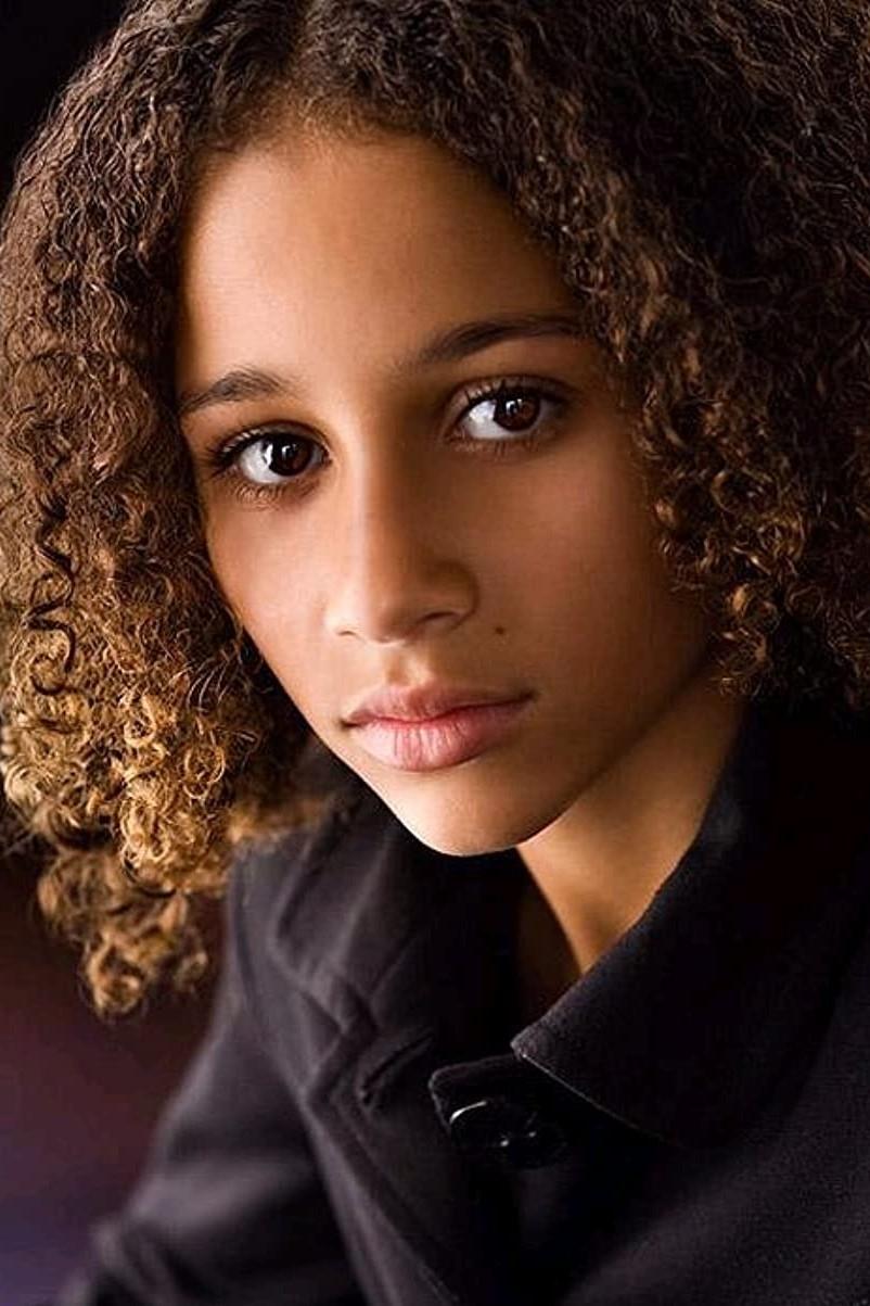 et billede af Alexis Llewellyn