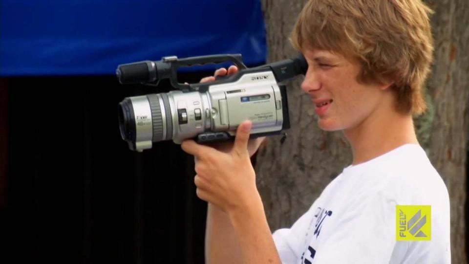 S6E4 · Lights, Camera, Action